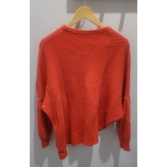 Free People Downtown Pullover Asymmetrical Sweater in Coral Red, Size‎ M - Picture 3 of 9